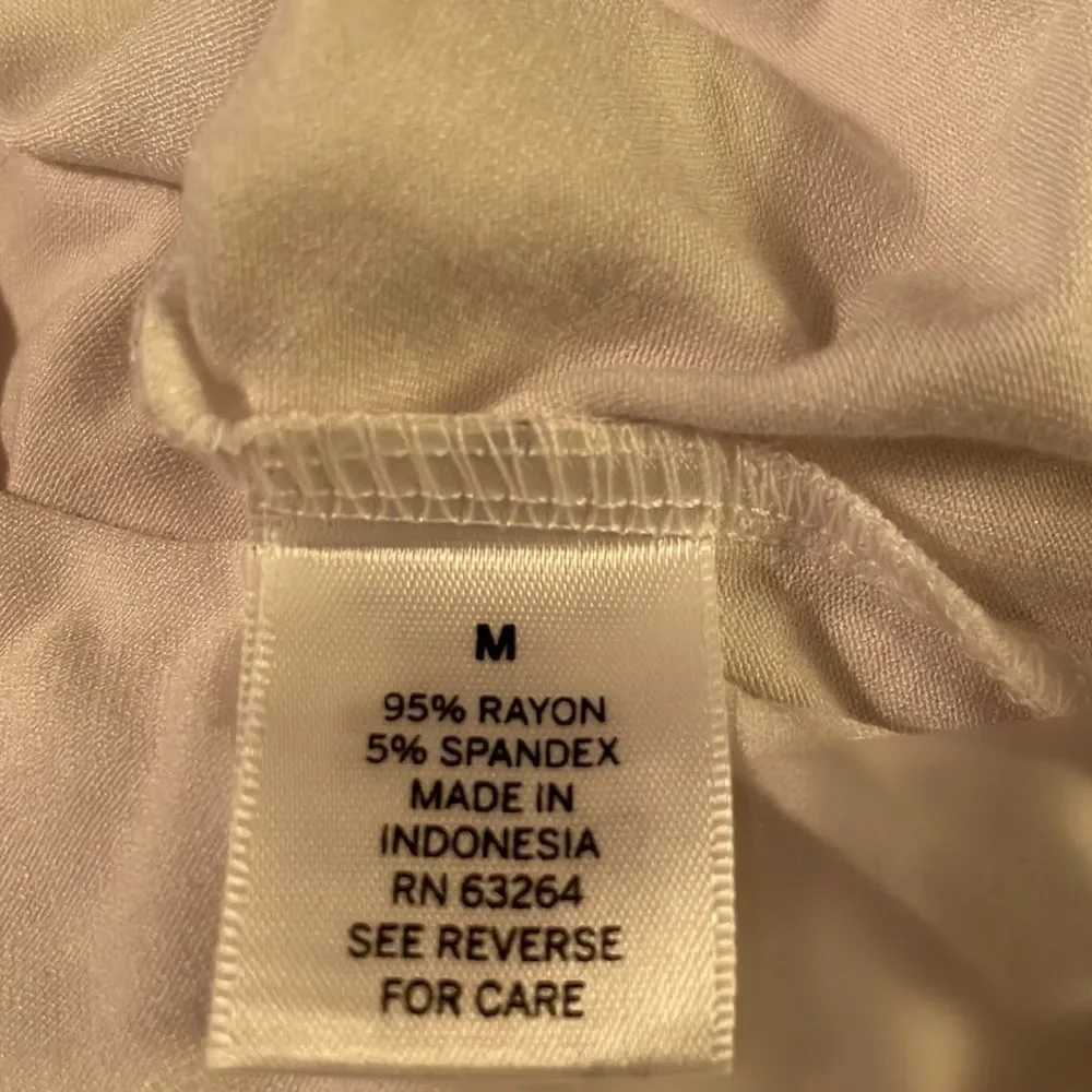 Dressbarn | Sleeveless white top with ruching details size medium NWT - Picture 6 of 6